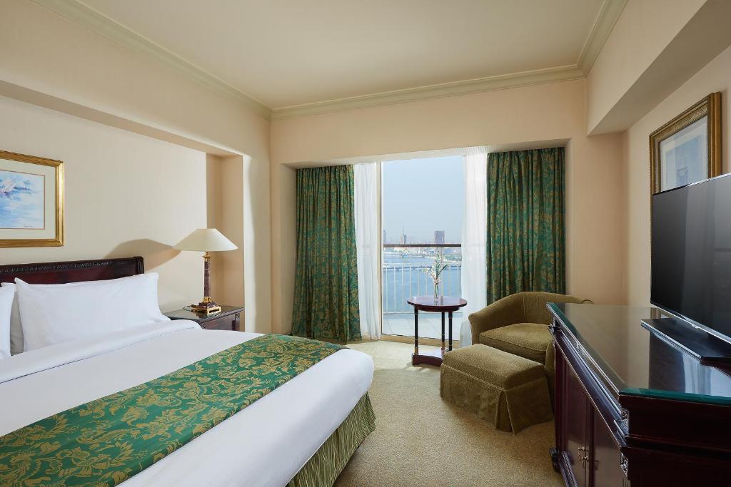 King Executive Room with Nile View – Grand Nile Tower